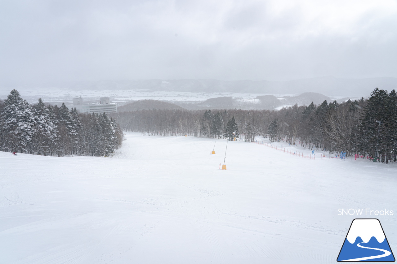富良野スキー場｜スキーやスノーボードが初めての子供たちや初級者でも、ゲレンデの楽しさを味わえる工夫がいっぱい♪みんなに優しいスノーリゾート・富良野スキー場(^^)/
